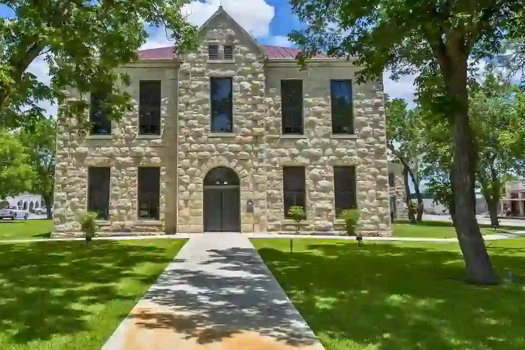 Edwards County Court House